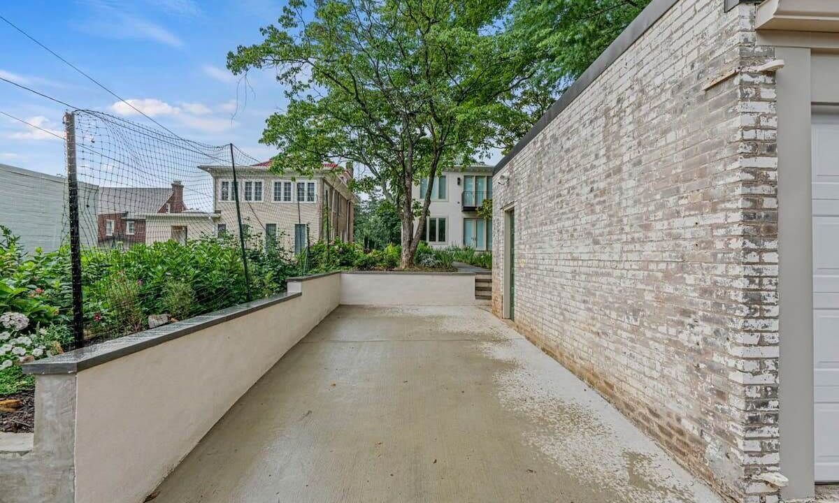 Photo of Outdoor in 16th Street Heights