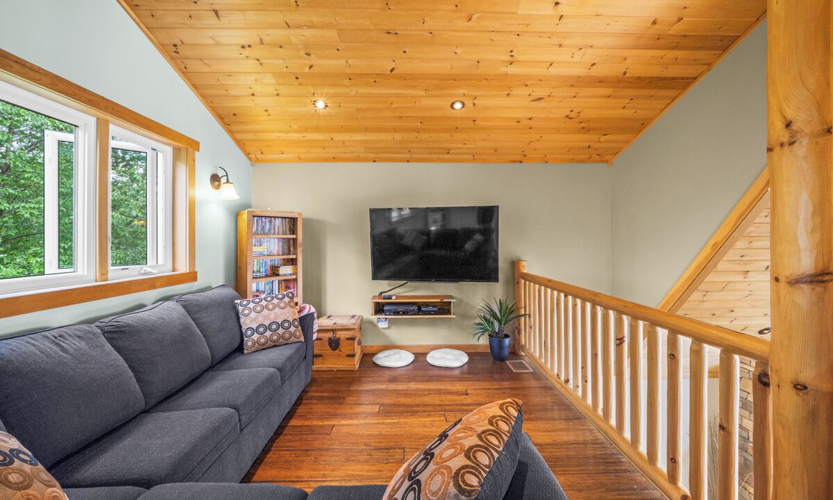 Photo of Livingroom in McKellar