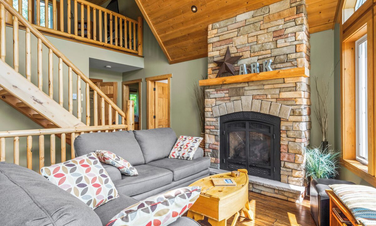 Photo of Livingroom in McKellar