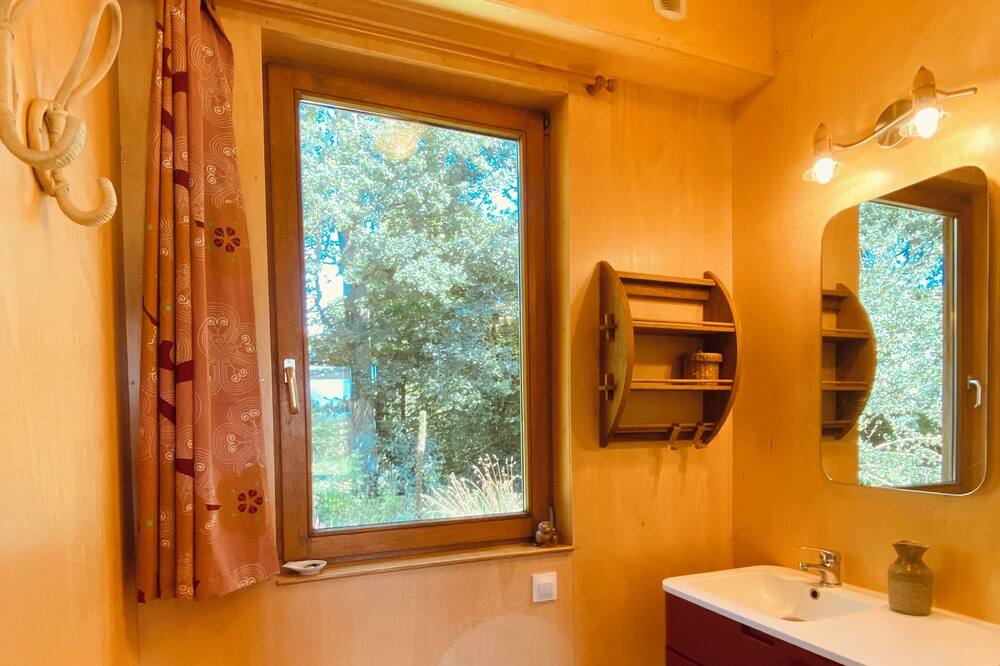 Photo of Bathroom in Cuguen