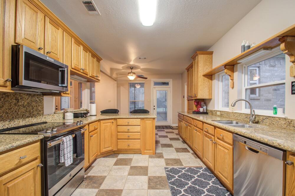 Photo of Kitchen in Pointblank