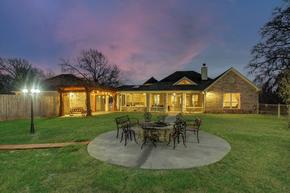 Photo of Outdoor in Pointblank