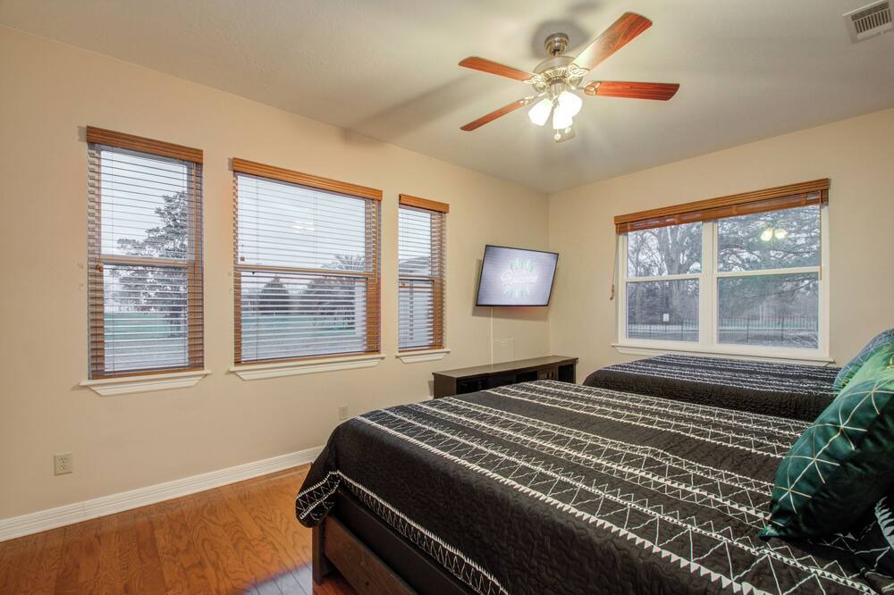 Photo of Bedroom in Pointblank