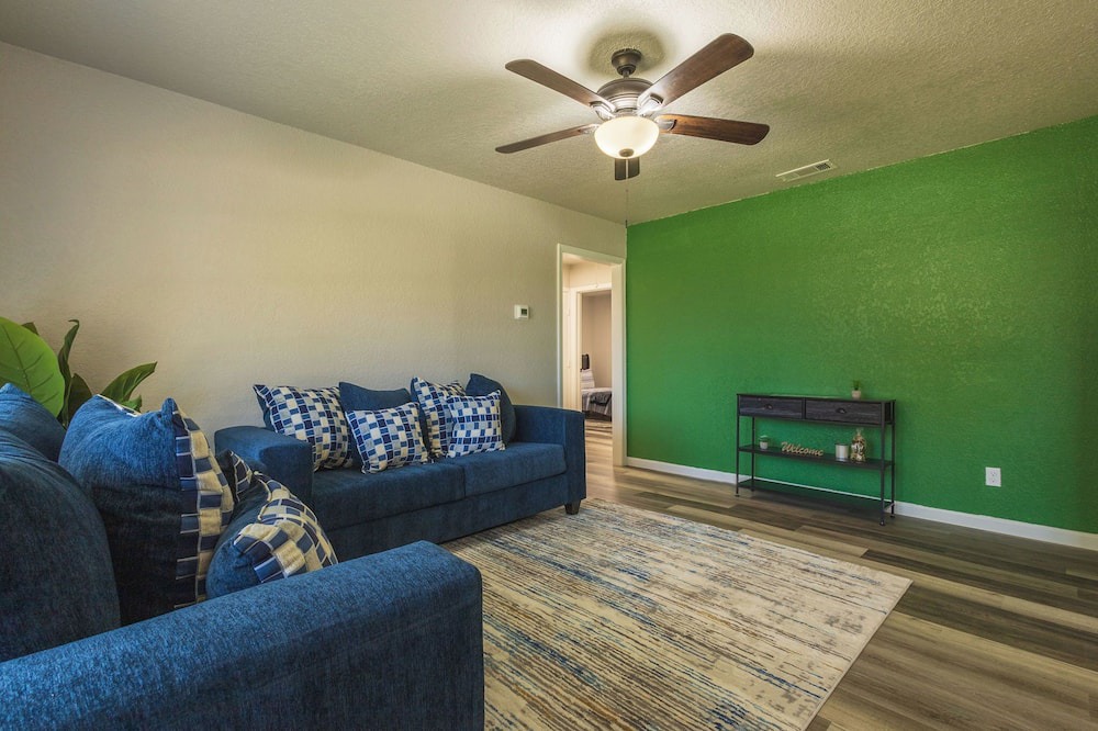 Photo of Livingroom in Lake Jackson