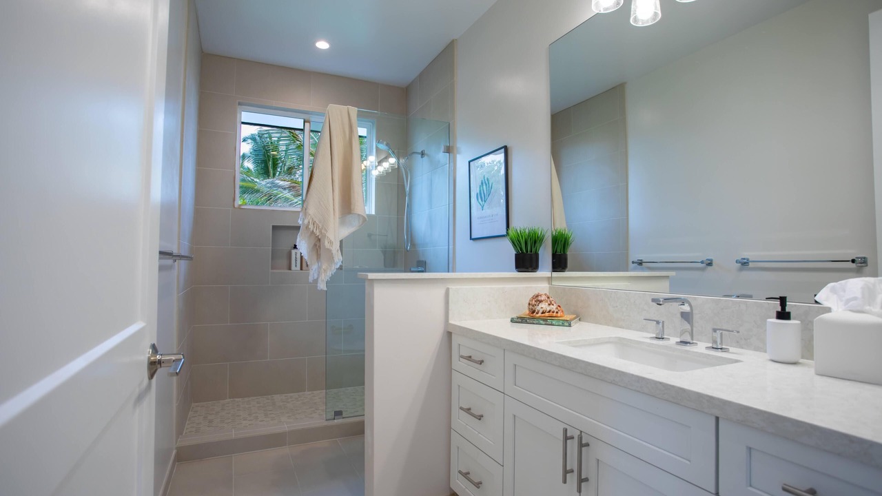 Photo of Others in Laie