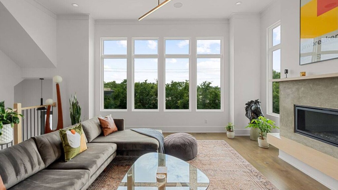 Photo of Livingroom in Shelby Hills