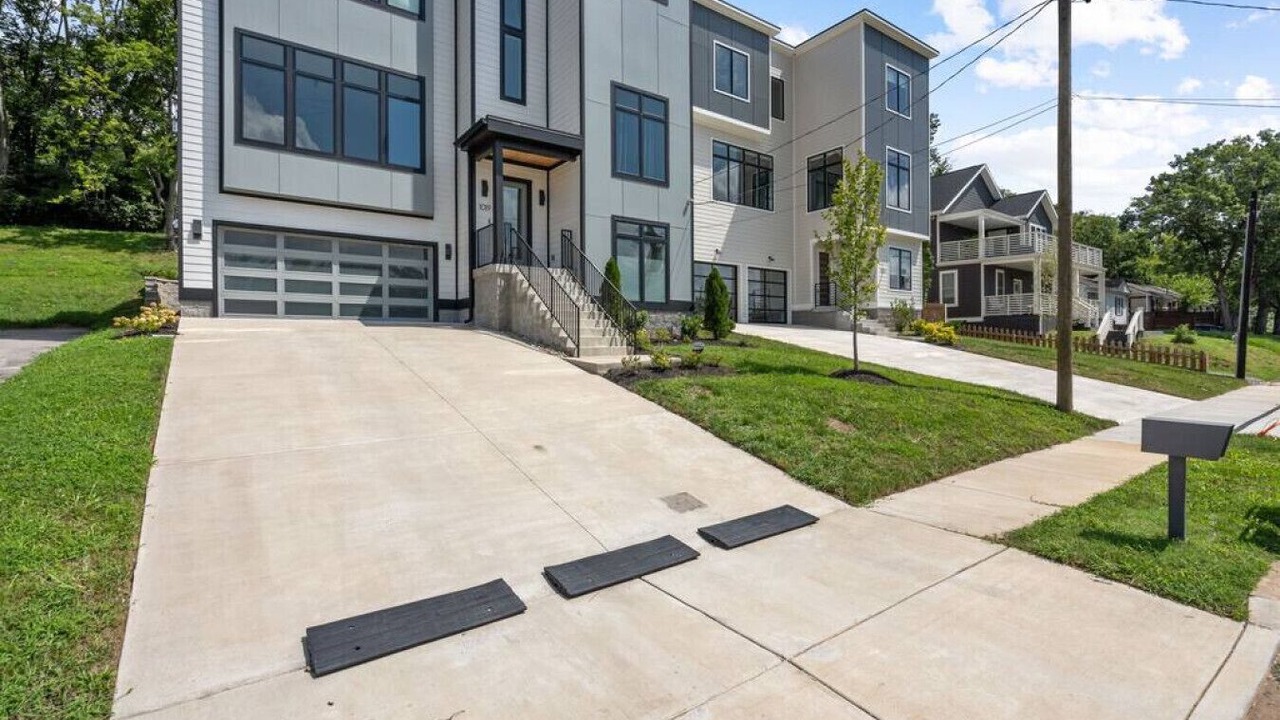 Photo of Outdoor in Shelby Hills