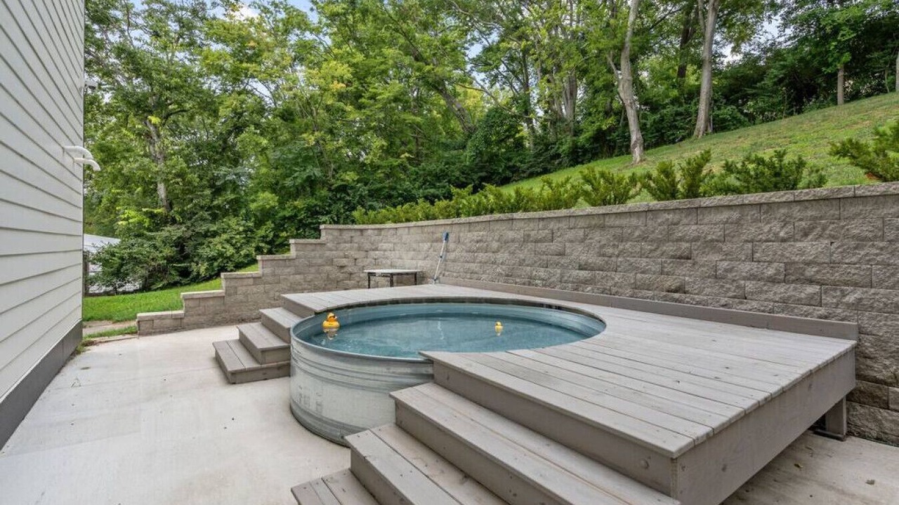 Photo of Outdoor in Shelby Hills