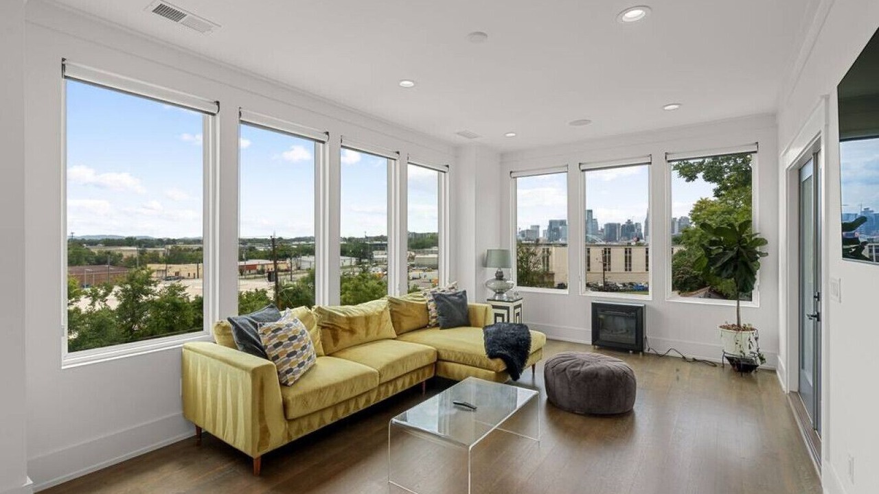 Photo of Livingroom in Shelby Hills