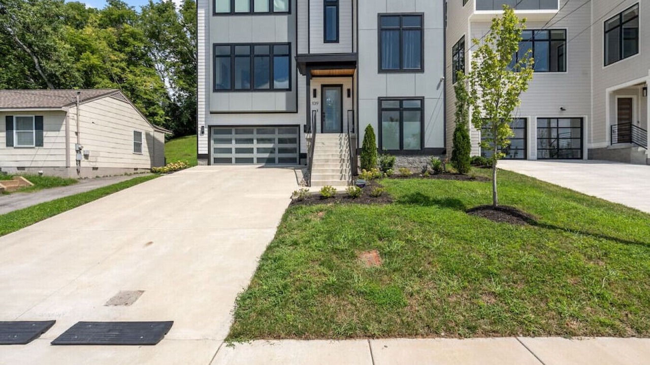Photo of Outdoor in Shelby Hills
