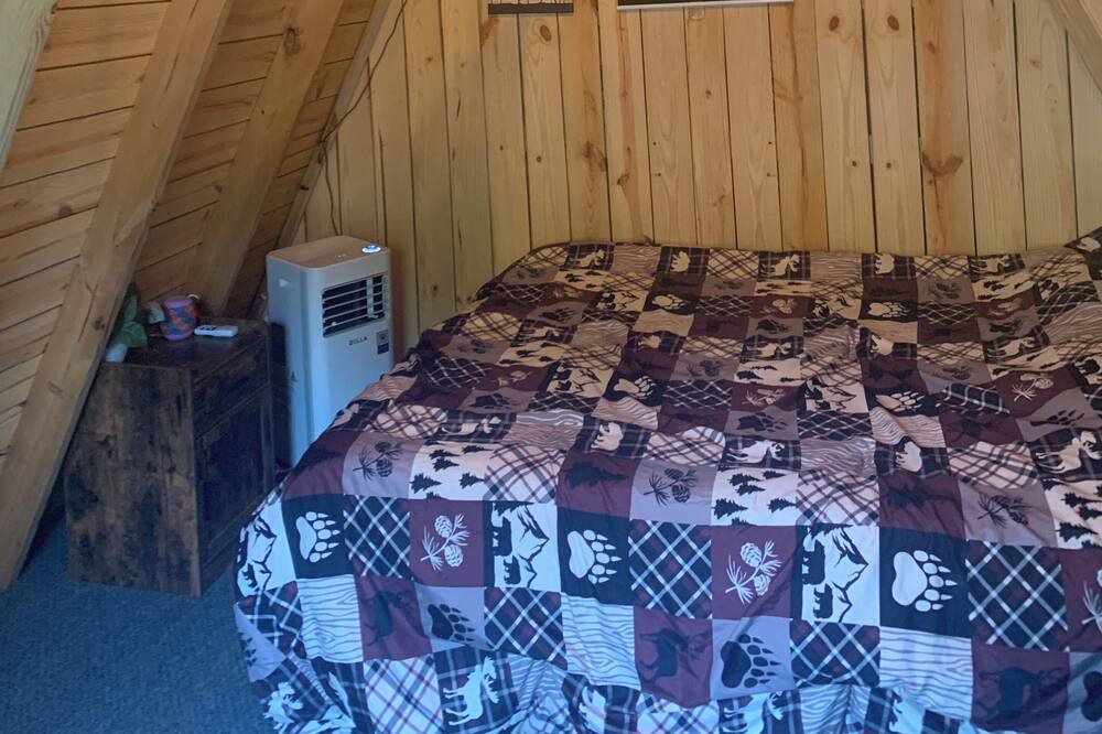 Photo of Bedroom in Decaturville