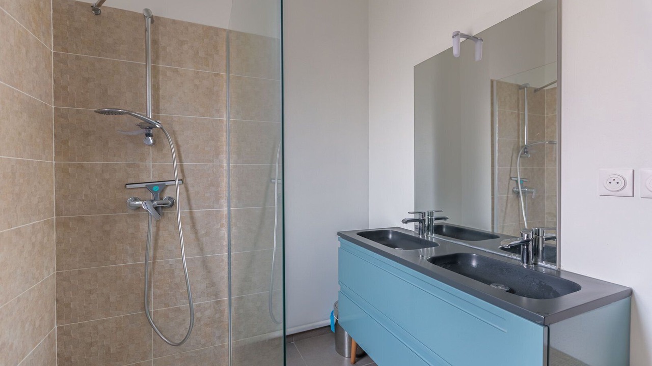 Photo of Others in Begles