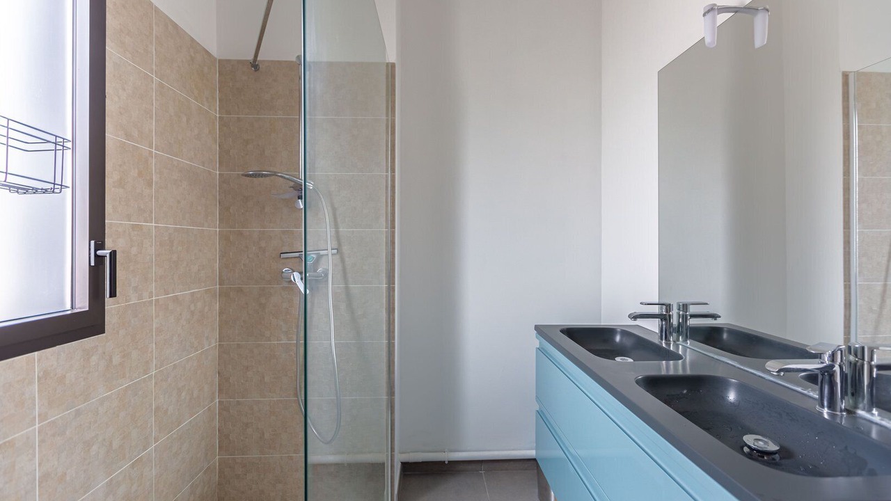 Photo of Others in Begles