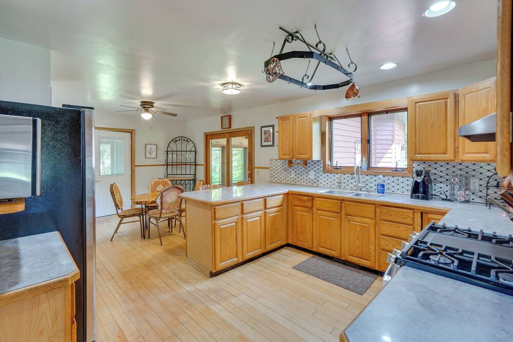 Photo of Kitchen in Town of Ephratah