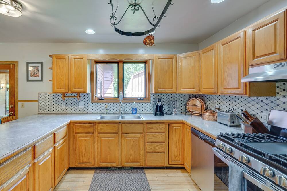 Photo of Kitchen in Town of Ephratah