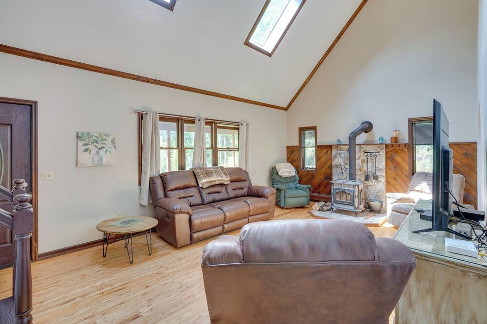 Photo of Bedroom in Town of Ephratah