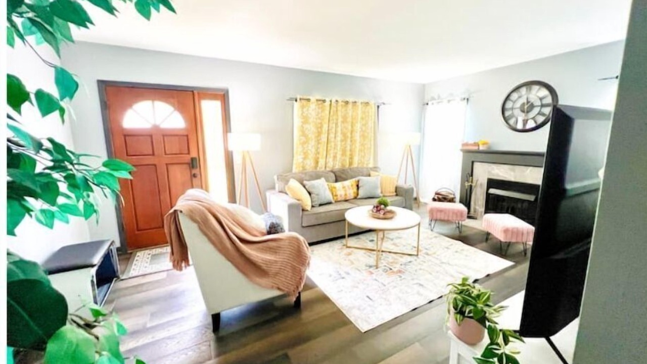 Photo of Livingroom in East Bloomington