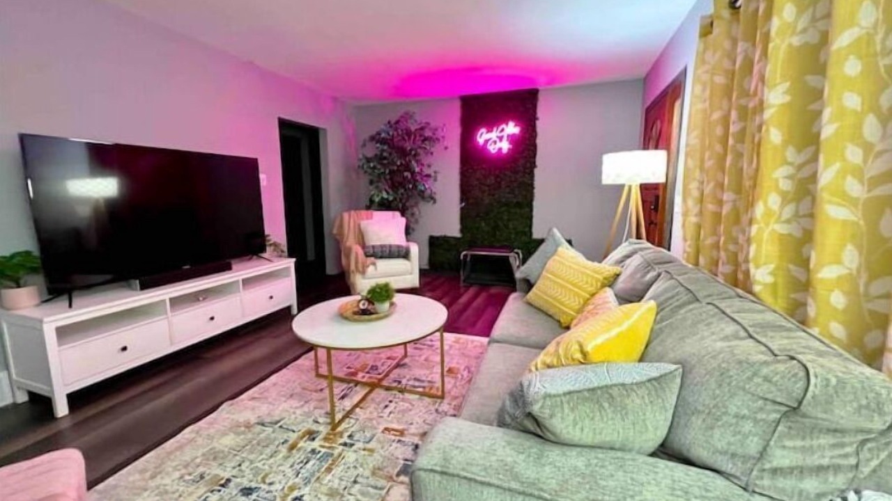 Photo of Livingroom in East Bloomington