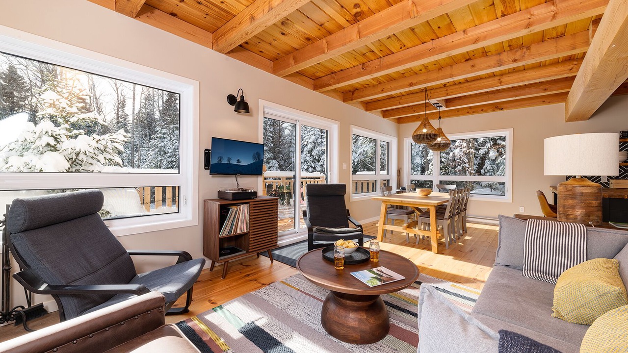 Photo of Livingroom in Petite-Riviere-Saint-Francois