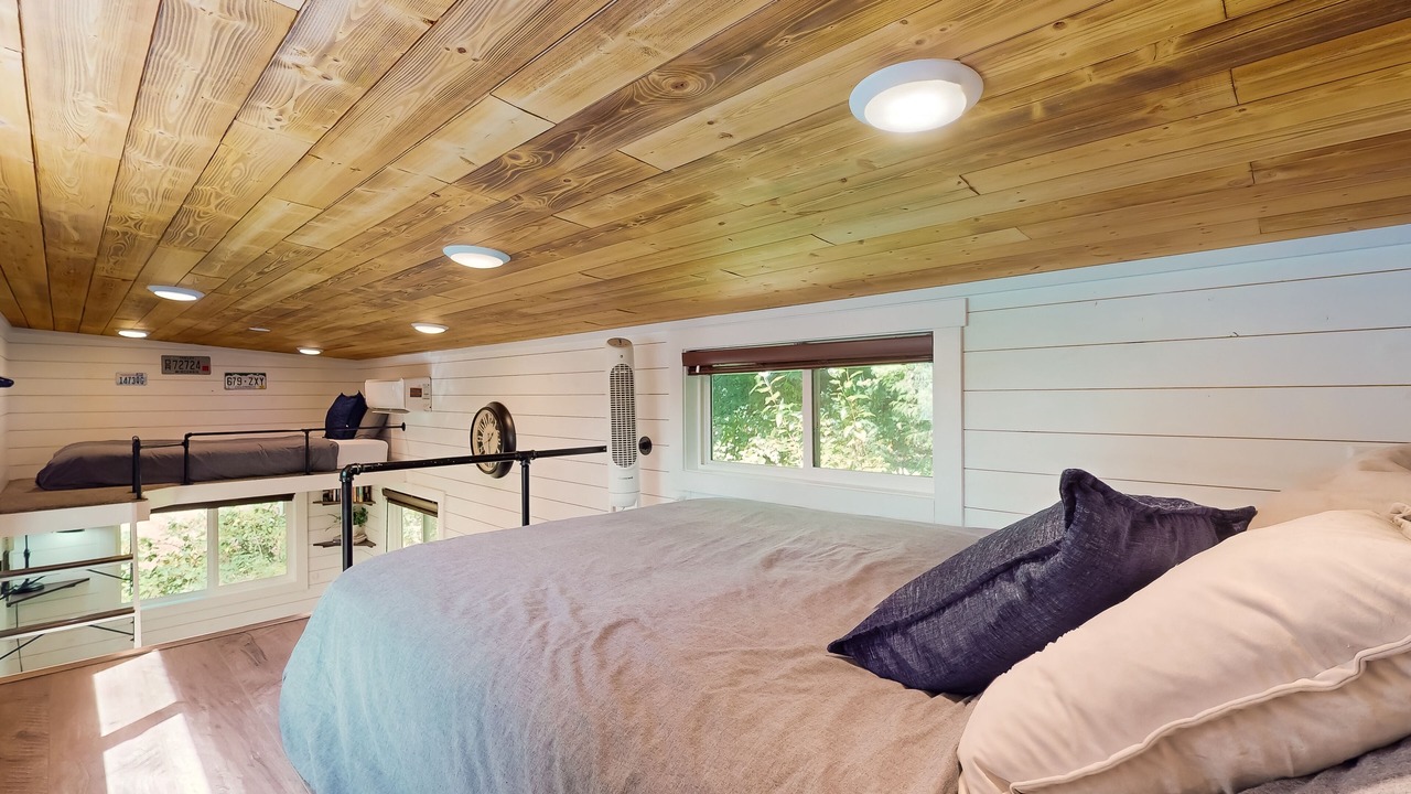 Photo of Others in Mirrormont