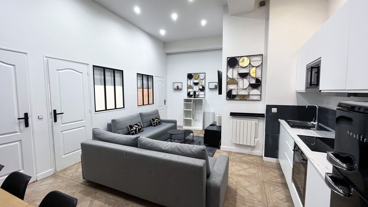 Photo of Livingroom in 10th Arrondissement