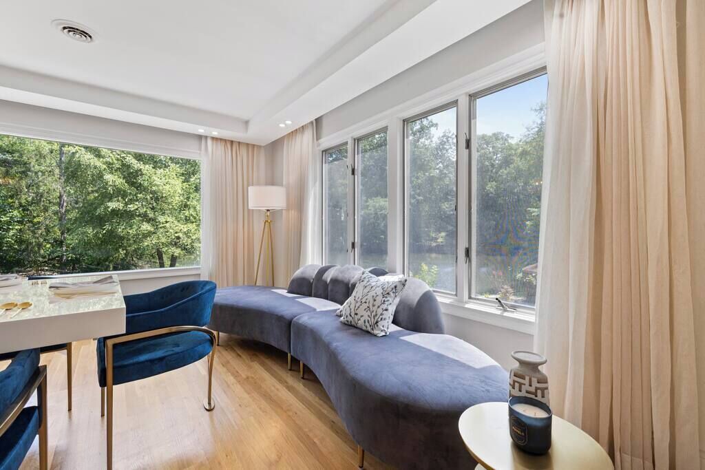 Photo of Livingroom in Airmont