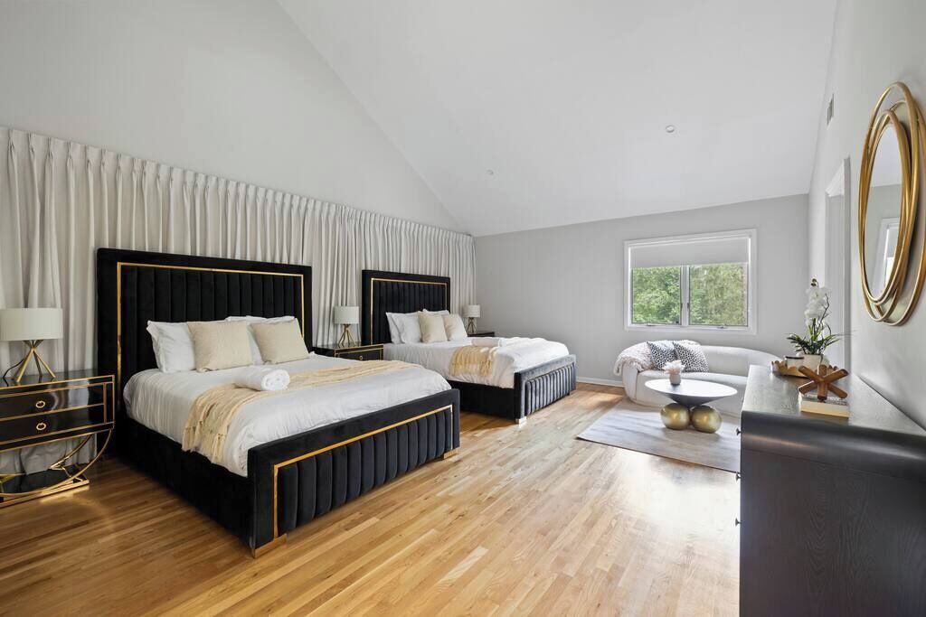 Photo of Others in Airmont