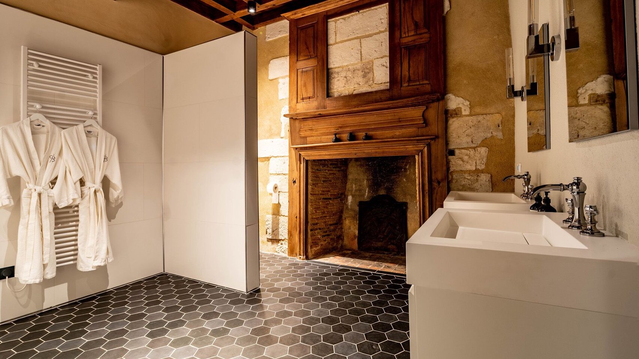 Photo of Bathroom in Saint-Aquilin