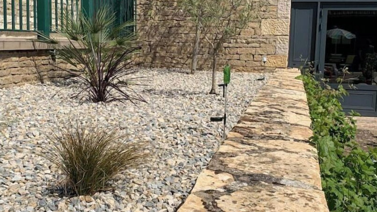 Photo of Outdoor in Gourgeon