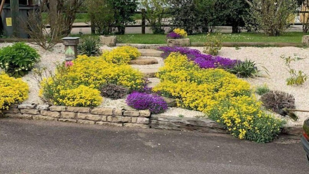 Photo of Outdoor in Gourgeon