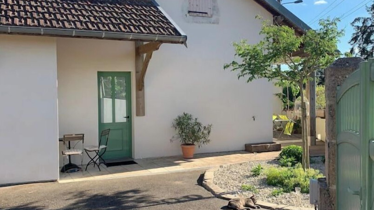 Photo of Outdoor in Gourgeon