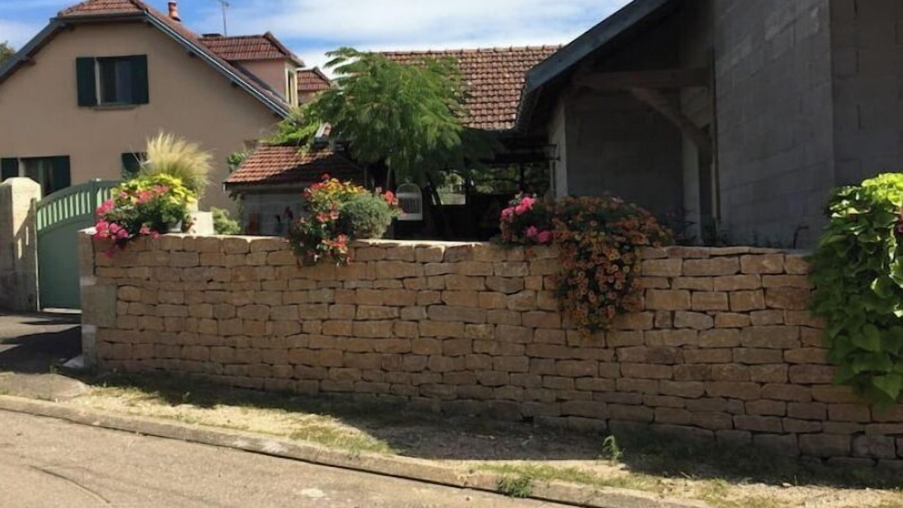 Photo of Outdoor in Gourgeon