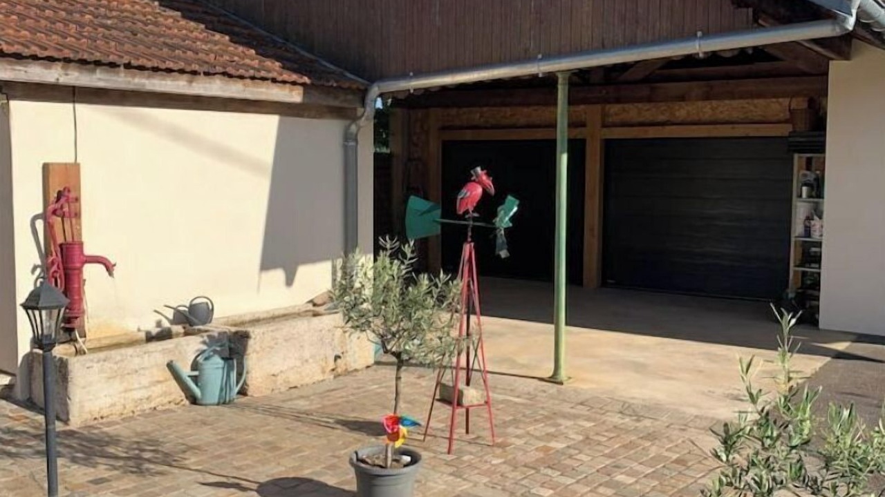 Photo of Outdoor in Gourgeon