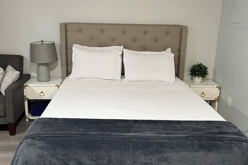 Photo of Bedroom in Lorton