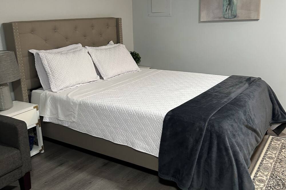 Photo of Bedroom in Lorton