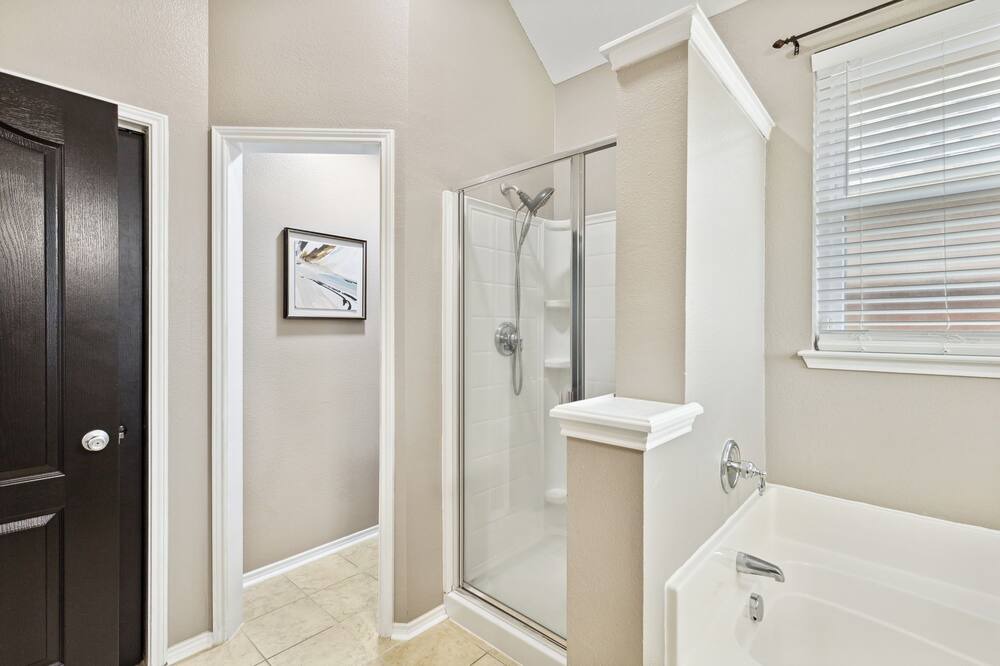 Photo of Bathroom in Lantana