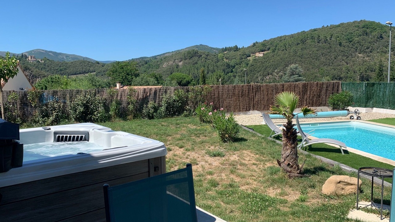 Photo of Outdoor in Pont-de-Labeaume