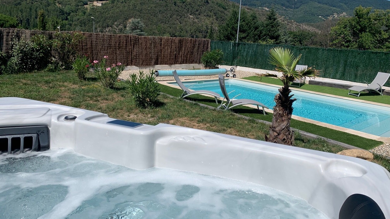 Photo of Outdoor in Pont-de-Labeaume