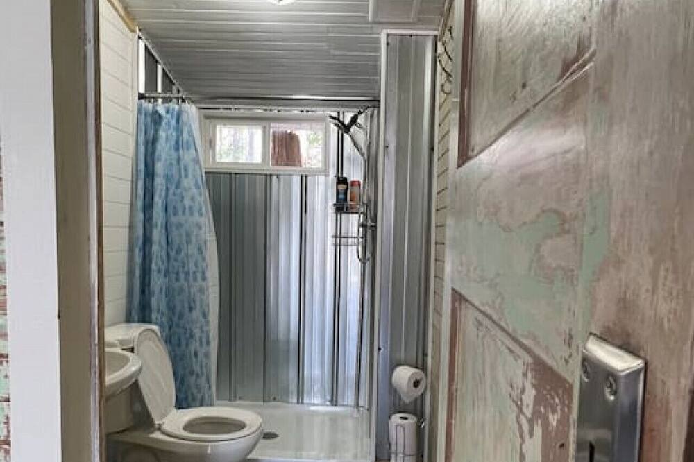 Photo of Bathroom in Suwannee