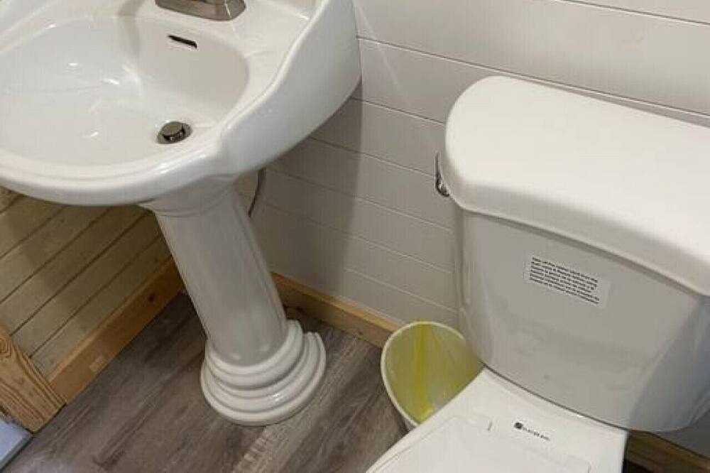 Photo of Bathroom in Suwannee