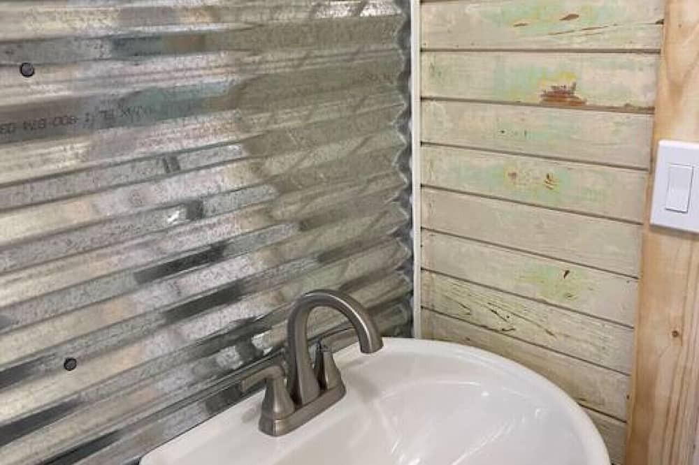Photo of Bathroom in Suwannee