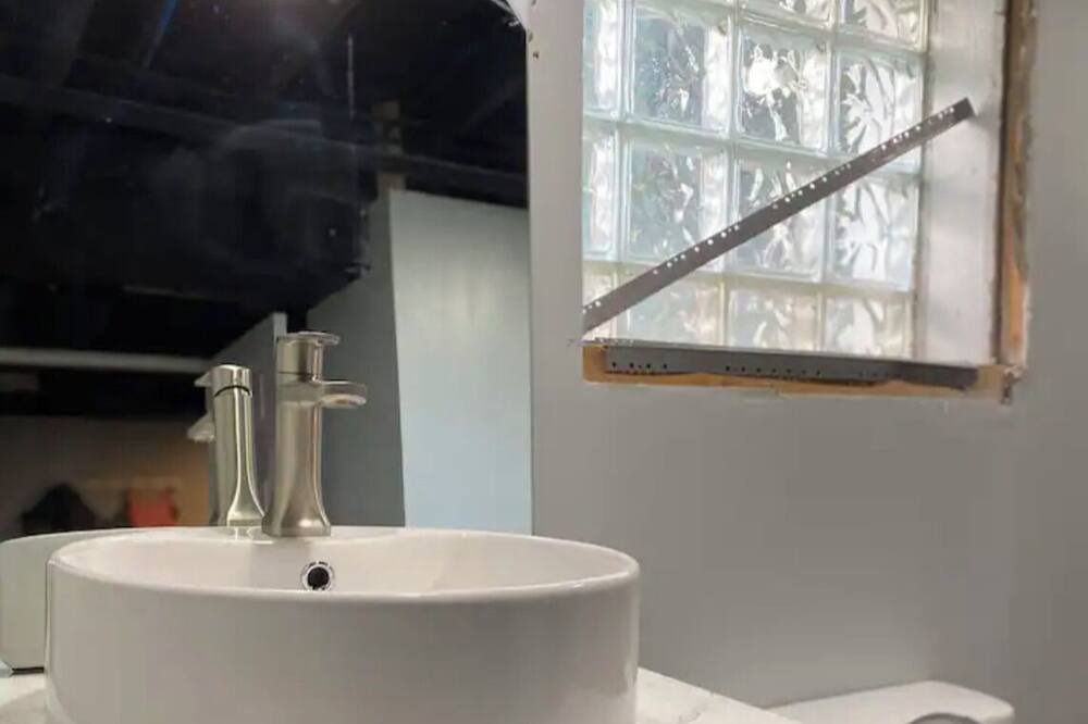 Photo of Bathroom in River Rouge