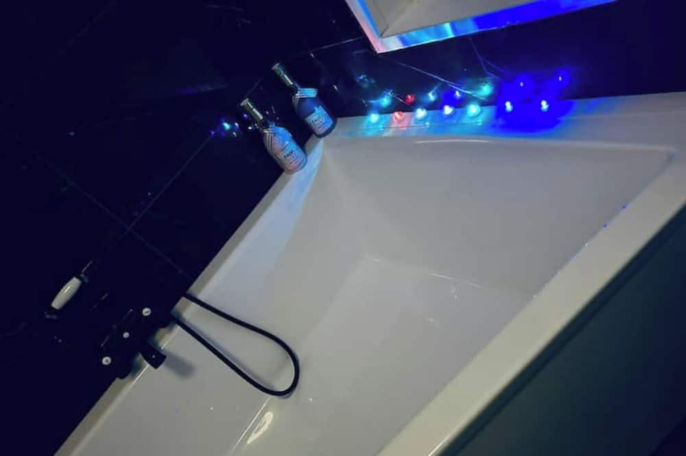 Photo of Bathroom in Illiers-Combray