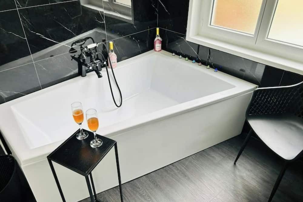 Photo of Bathroom in Illiers-Combray