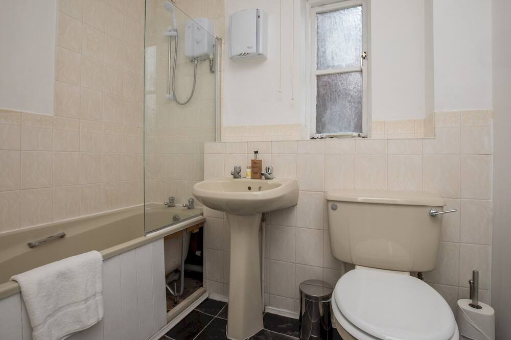 Photo of Bathroom in Bracknell
