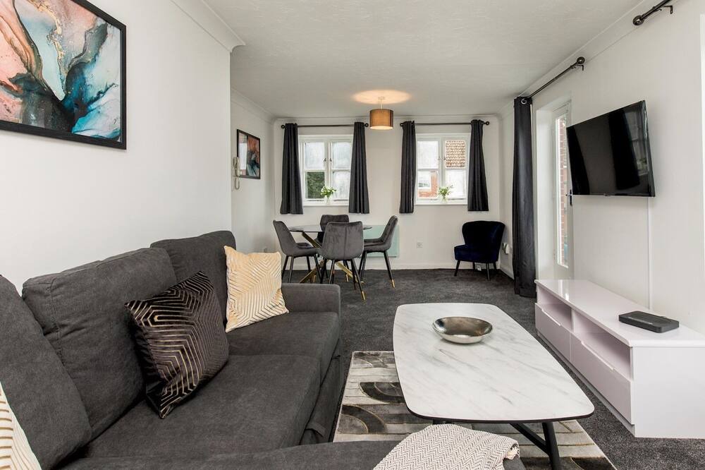 Photo of Livingroom in Bracknell