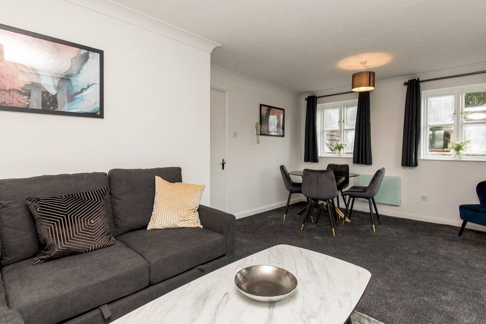 Photo of Livingroom in Bracknell