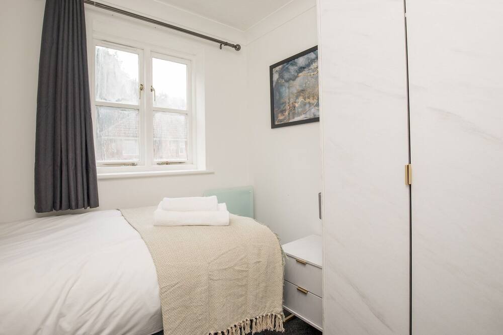 Photo of Bedroom in Bracknell