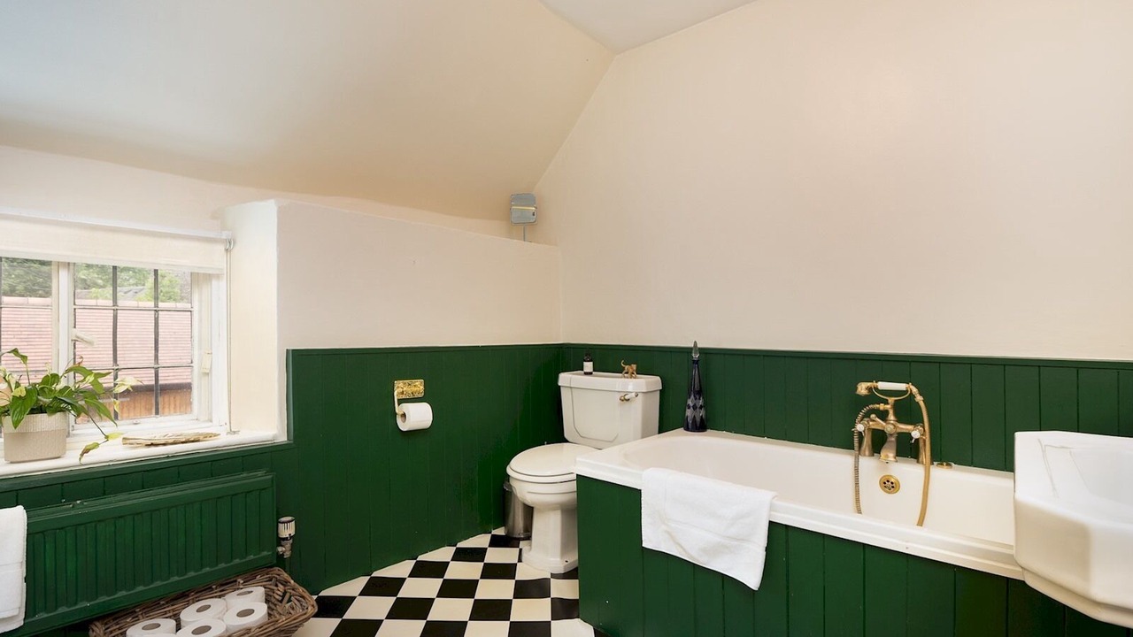 Photo of Others in Longworth