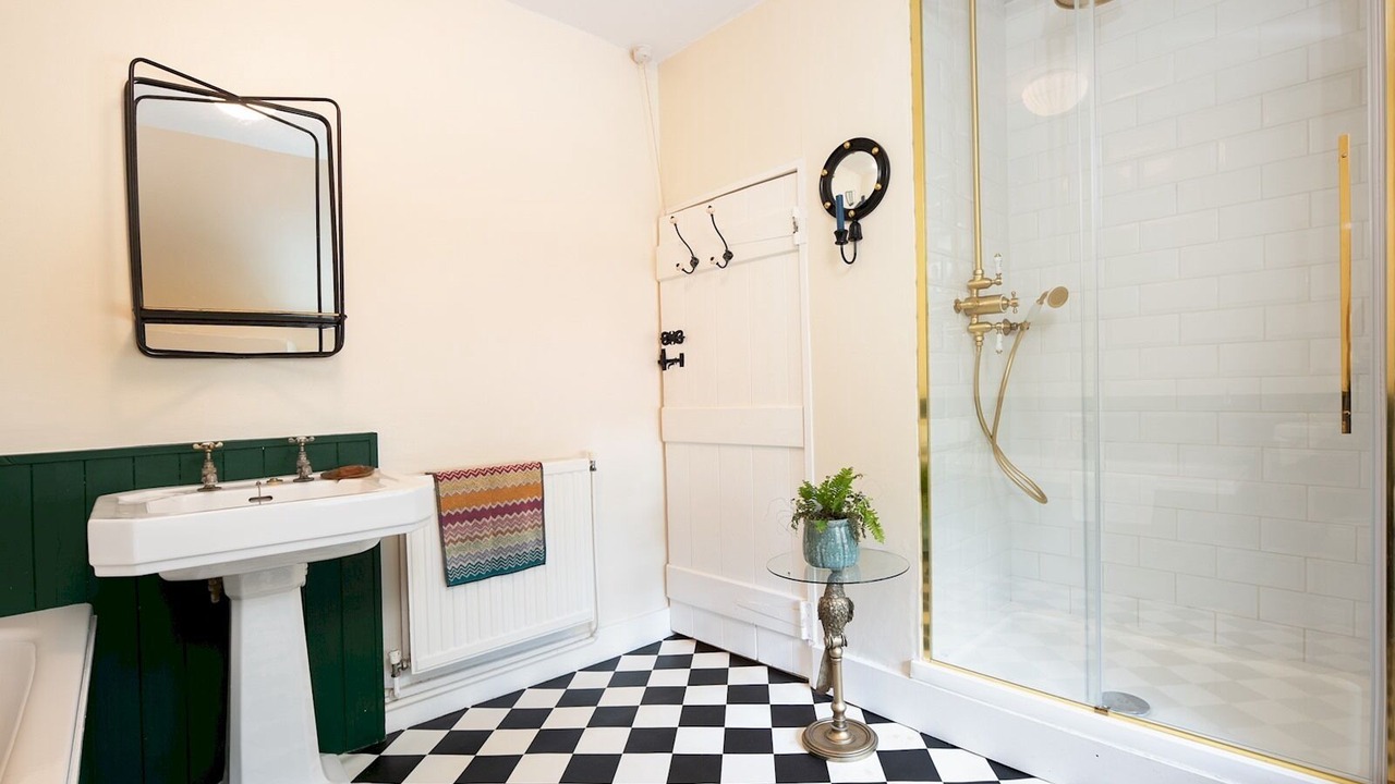 Photo of Others in Longworth